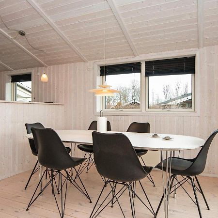 Three-Bedroom Holiday Home In Juelsminde 18 Sonderby  Екстер'єр фото