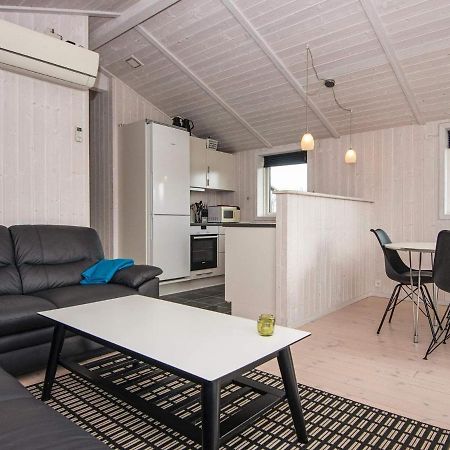 Three-Bedroom Holiday Home In Juelsminde 18 Sonderby  Екстер'єр фото
