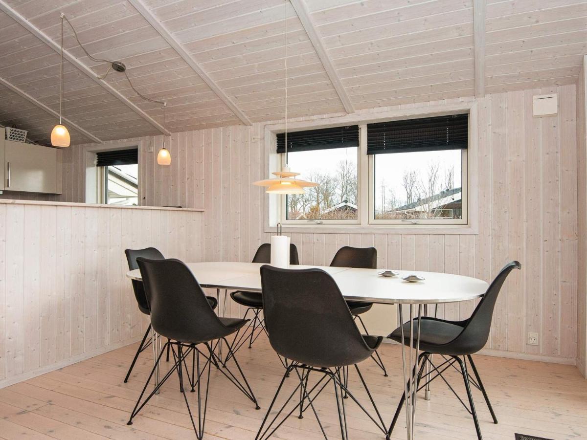 Three-Bedroom Holiday Home In Juelsminde 18 Sonderby  Екстер'єр фото