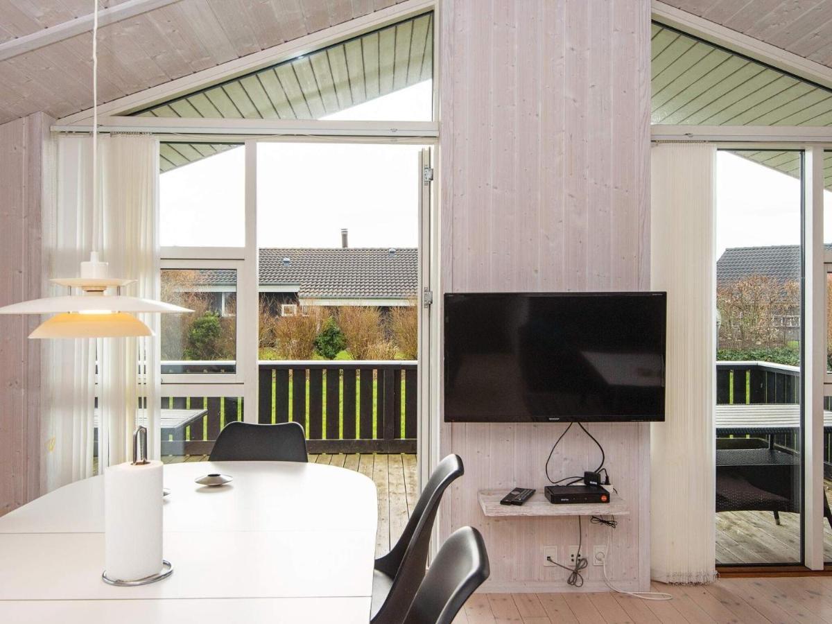 Three-Bedroom Holiday Home In Juelsminde 18 Sonderby  Екстер'єр фото