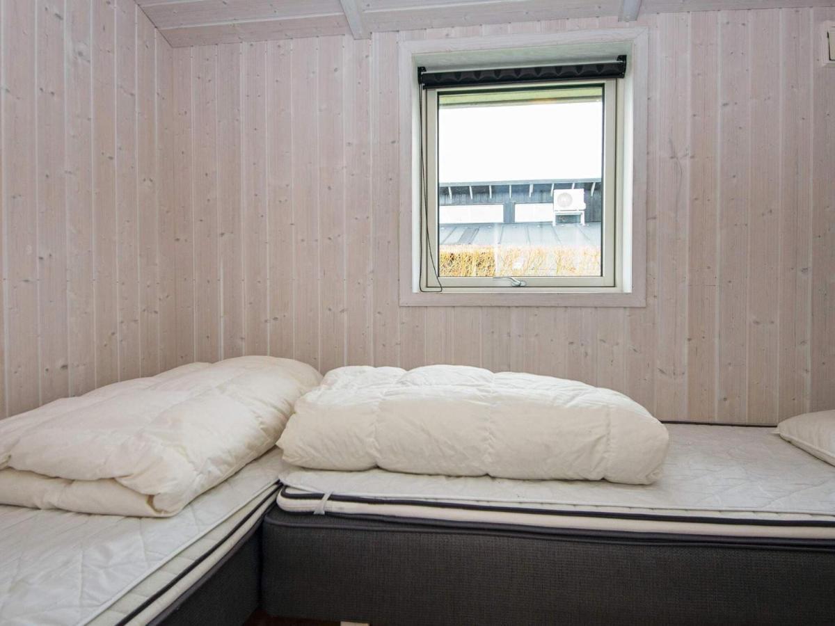 Three-Bedroom Holiday Home In Juelsminde 18 Sonderby  Екстер'єр фото