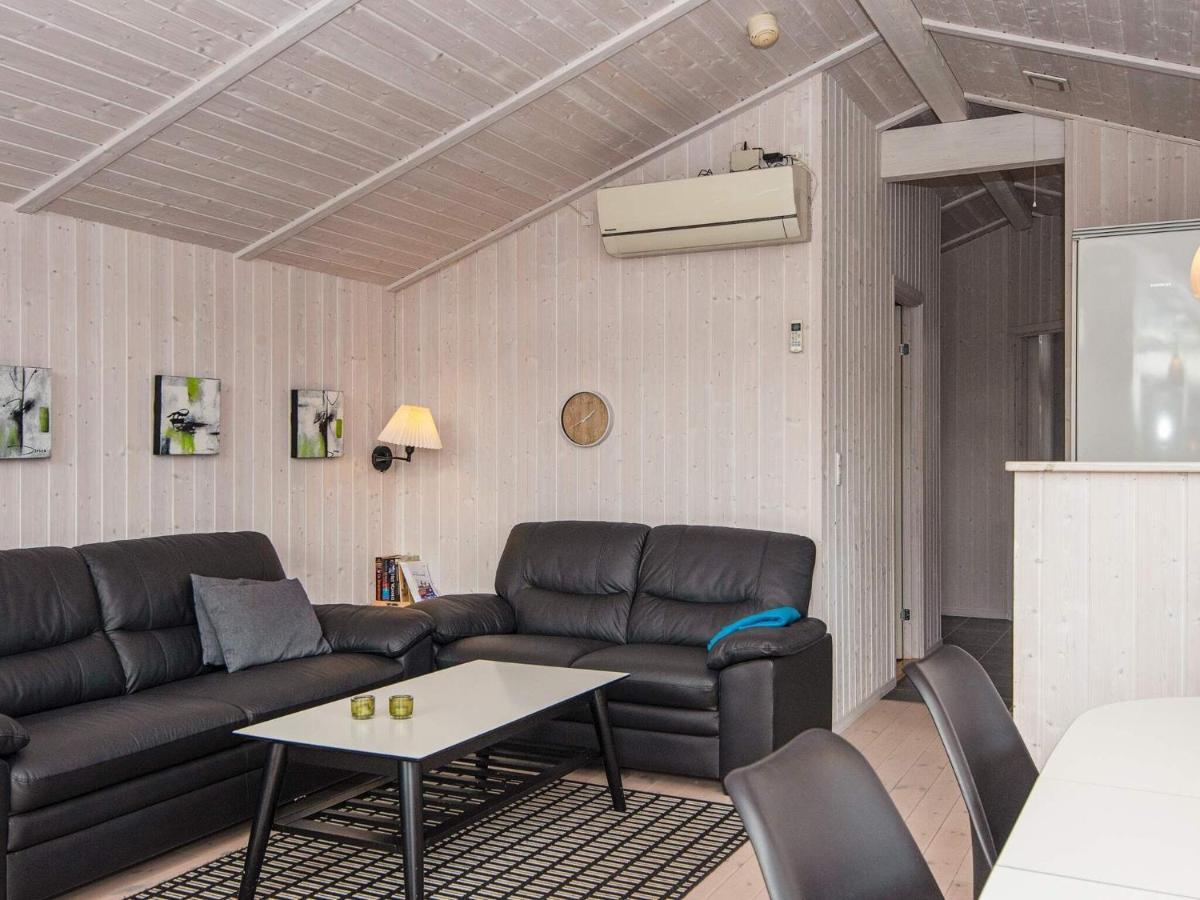 Three-Bedroom Holiday Home In Juelsminde 18 Sonderby  Екстер'єр фото