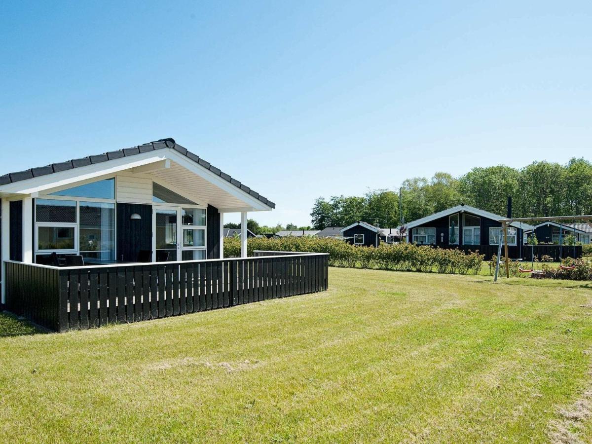Three-Bedroom Holiday Home In Juelsminde 18 Sonderby  Екстер'єр фото